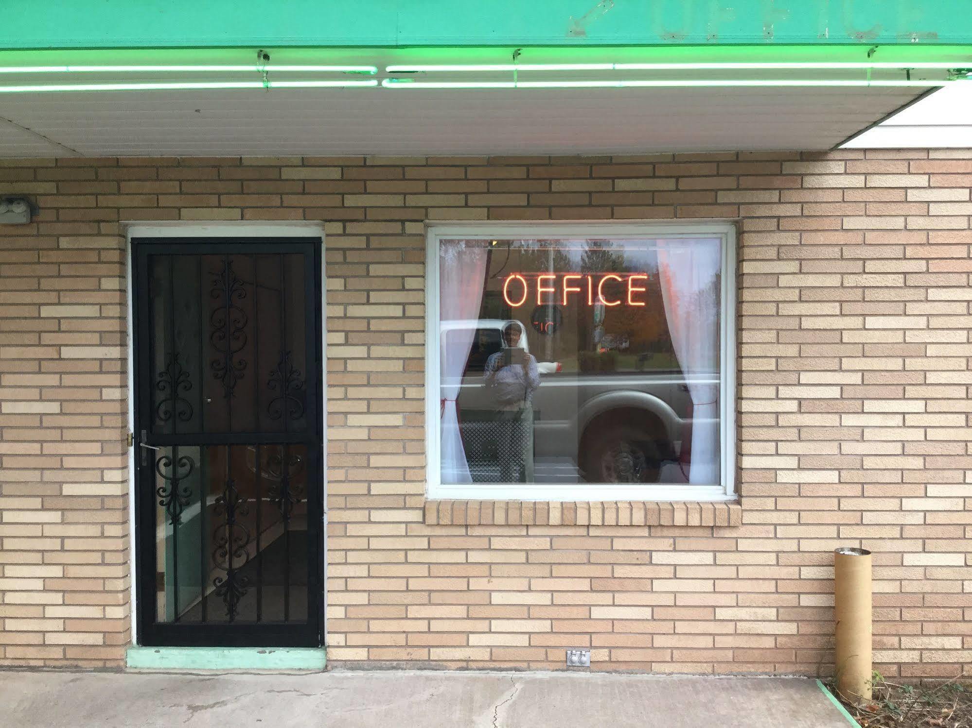 Cedars Motel Айронвуд Екстер'єр фото