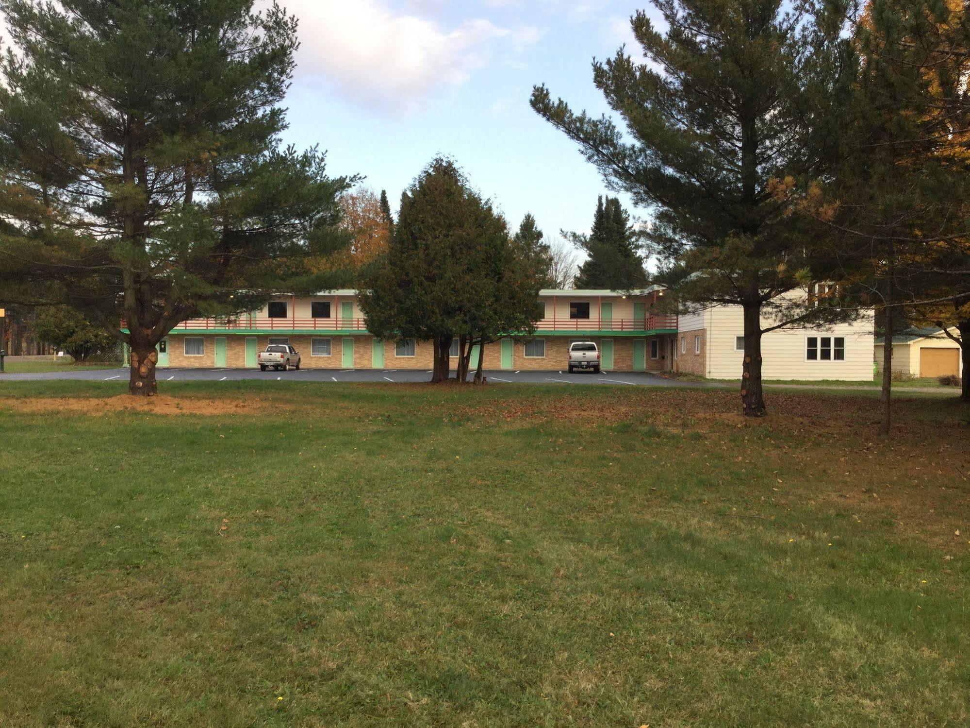Cedars Motel Айронвуд Екстер'єр фото