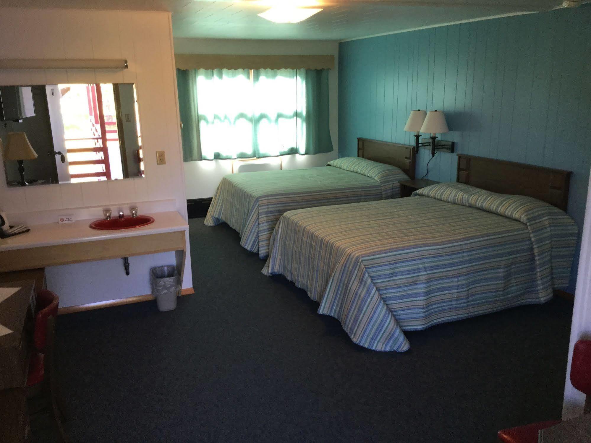 Cedars Motel Айронвуд Екстер'єр фото